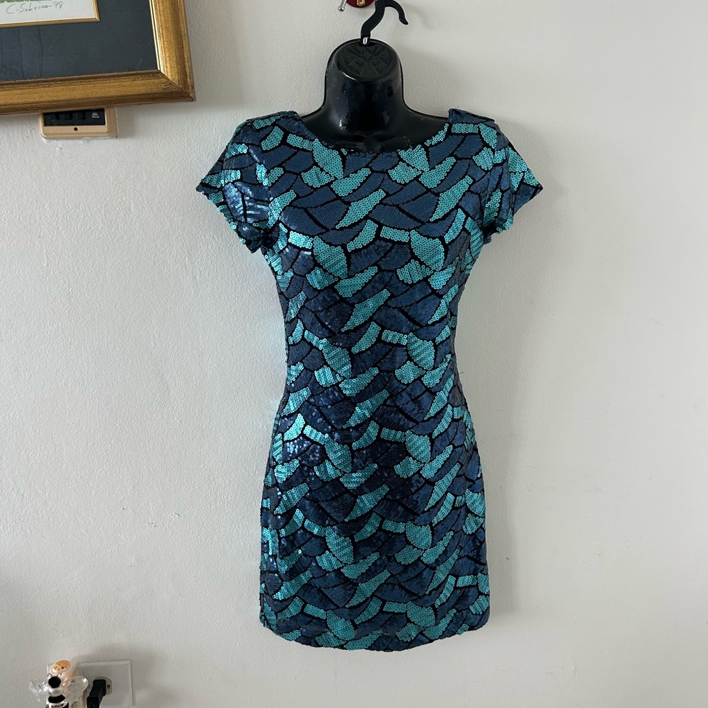 scalloped two tone sequin open back mini dress